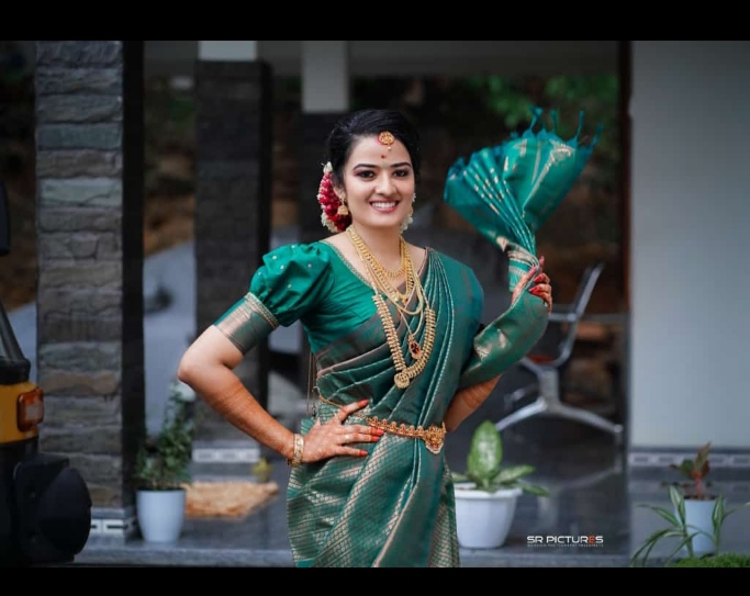 QUEENS BEAUTY PARLOUR PULPALLY